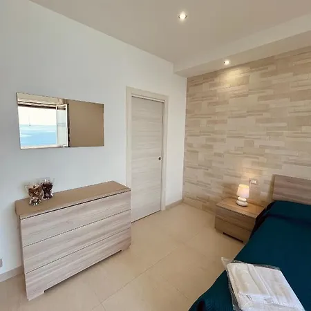 Baia Degli Albatros Apartment *