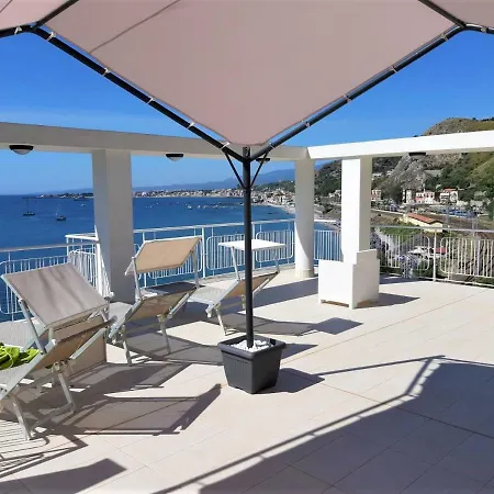 Baia Degli Albatros Apartment