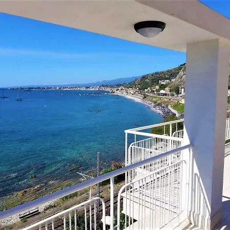 Baia Degli Albatros * Taormina